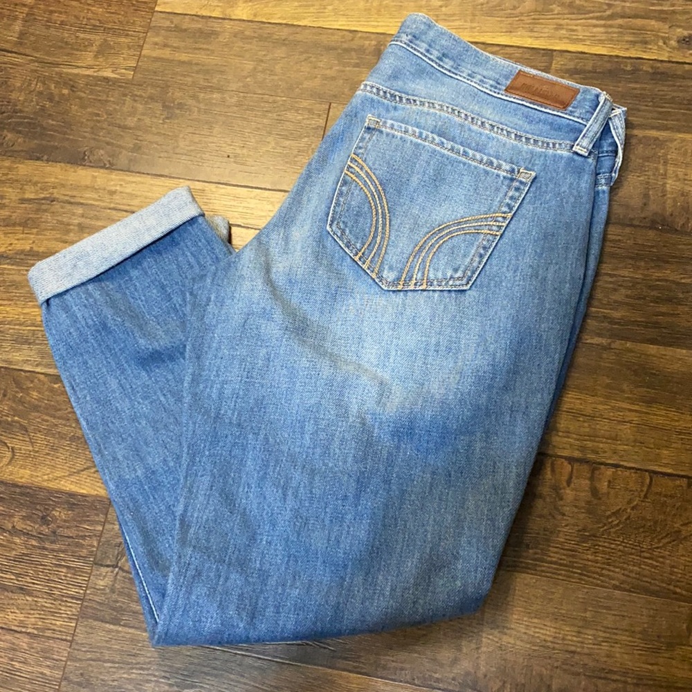 Hollister boyfriend low rise distressed jean